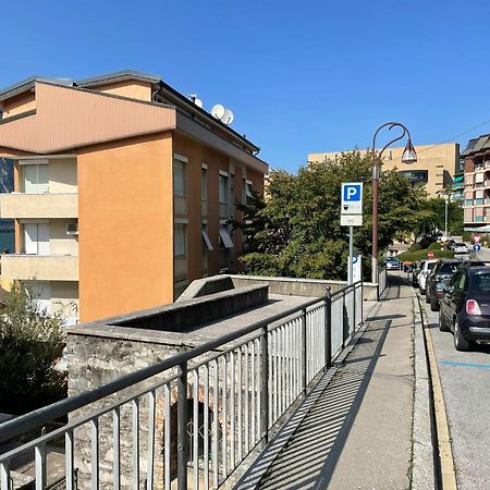 Apartamento Casa Madlen - Bright Attic With Marvelous View Campione dʼItalia Exterior foto