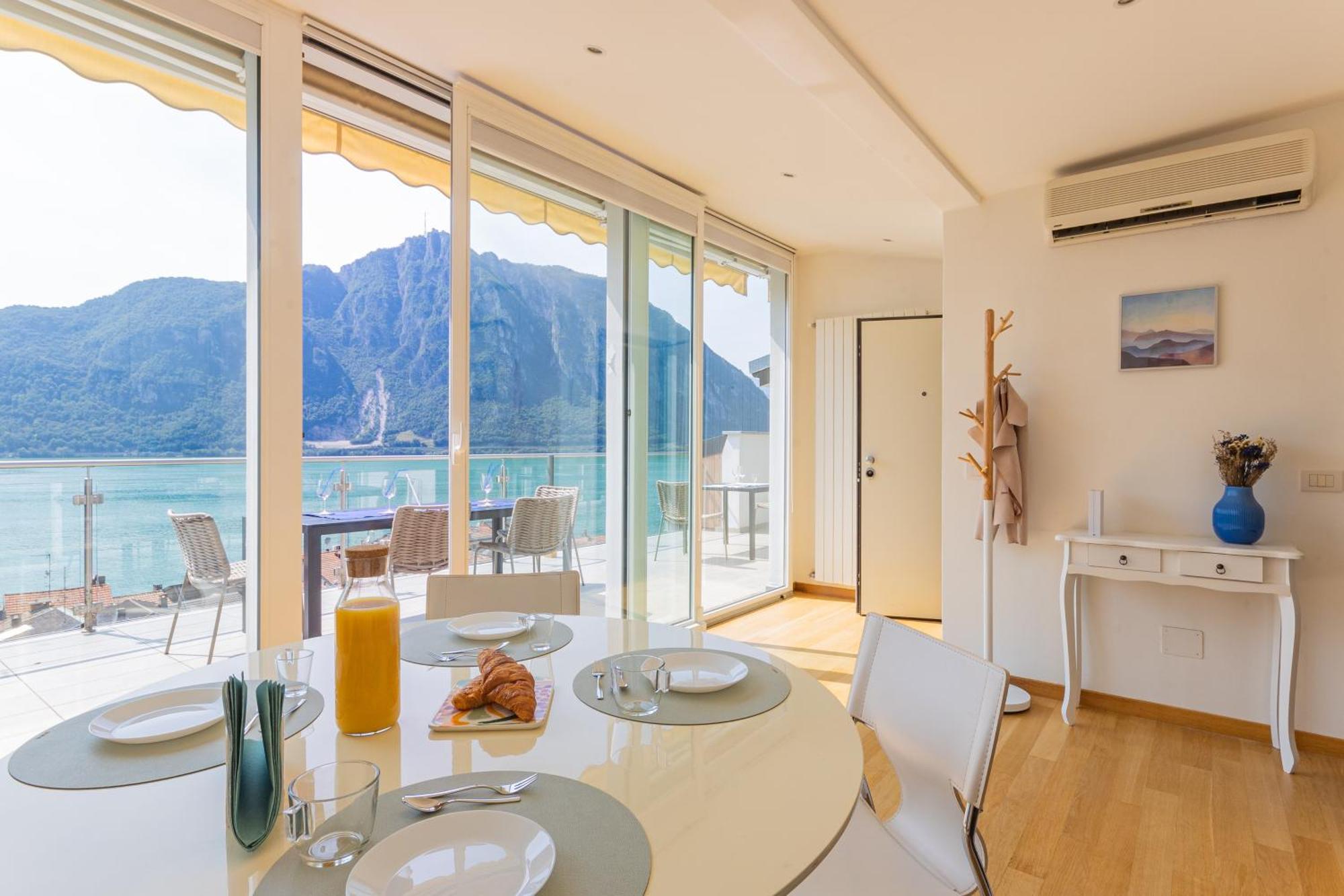 Apartamento Casa Madlen - Bright Attic With Marvelous View Campione dʼItalia Exterior foto